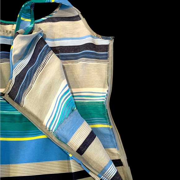 Loft Dress - Picture 3 of 8